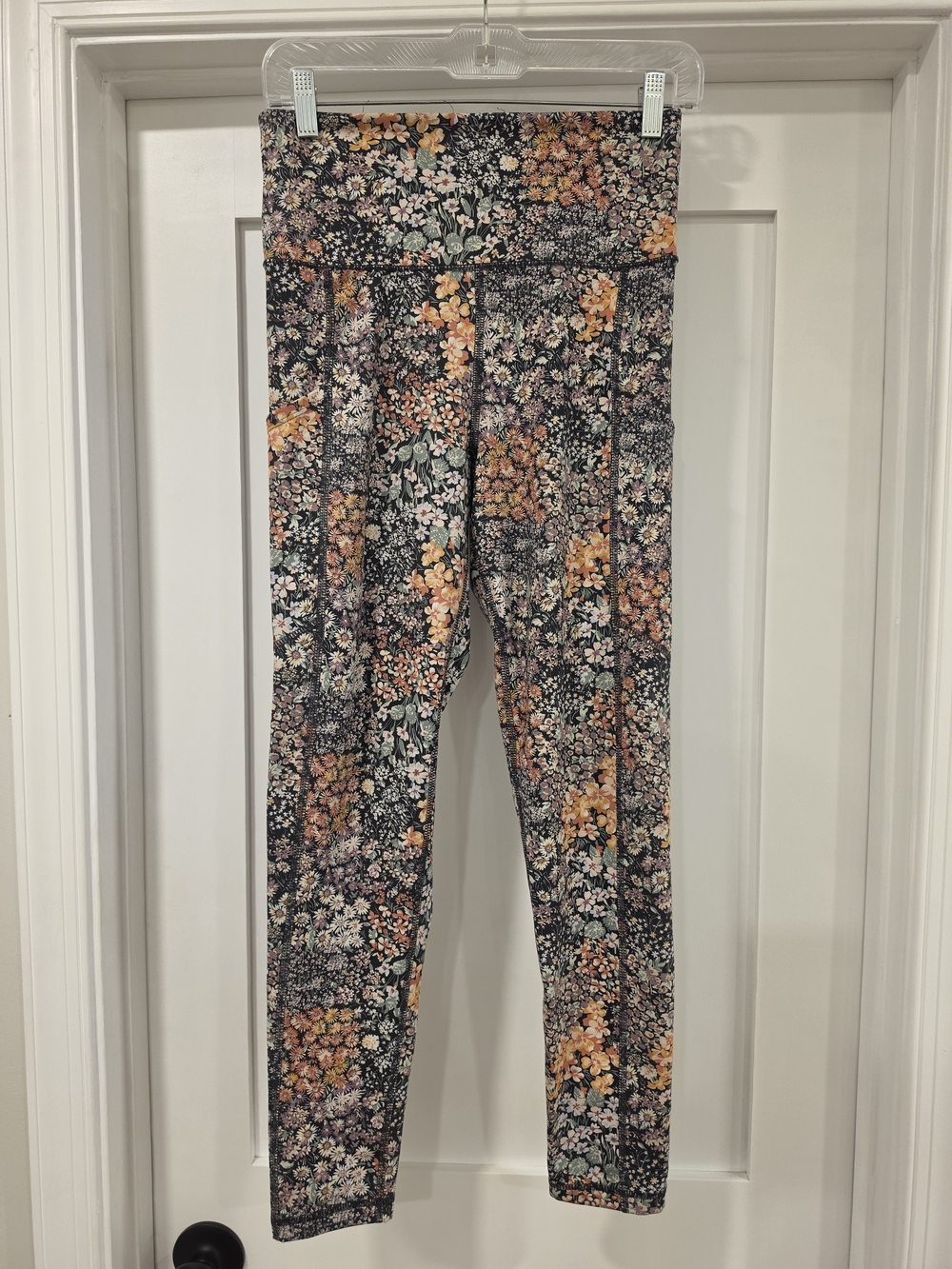 American Eagle Outfitters Floral Pocket Leggings